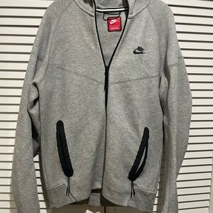 Nike Men's Light Gray Full-Zip Hoodie with Black Trim